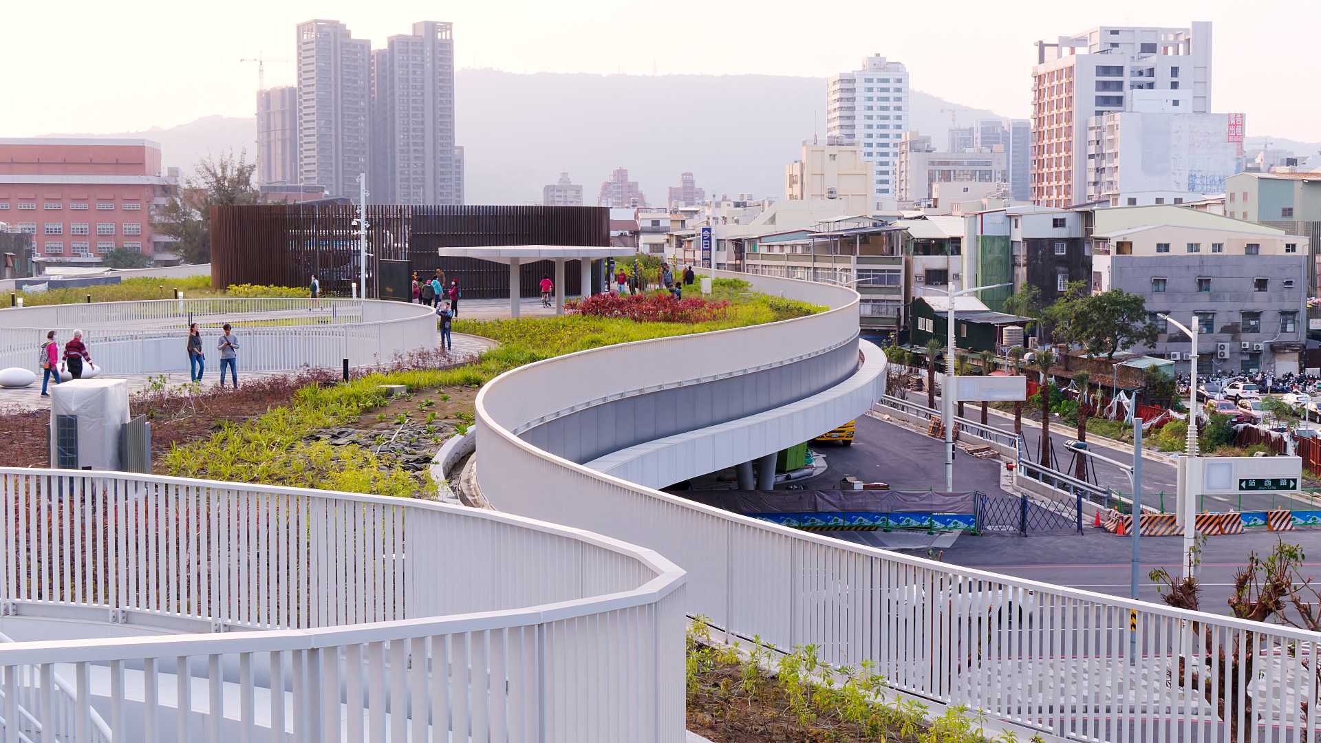 The wavy edges of the Kaohsiung Station rooftop.