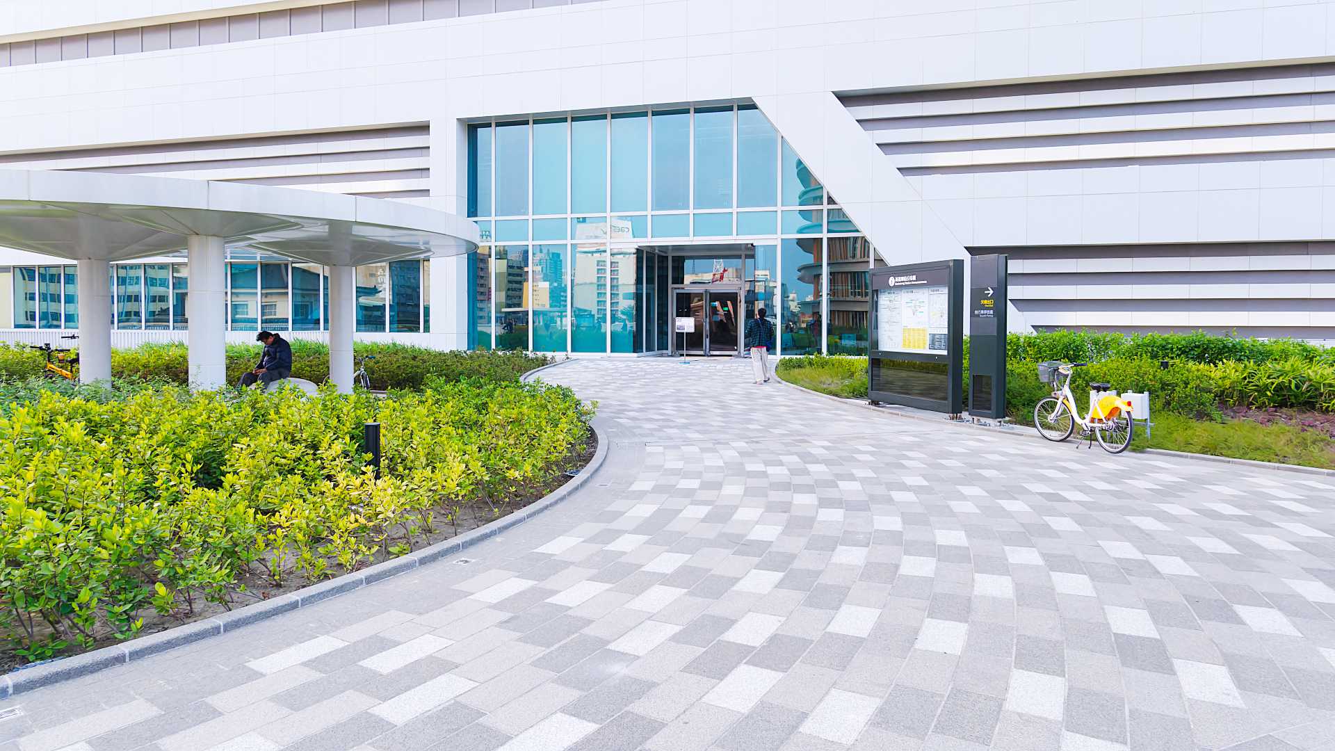 A YouBike parked at the entrance to the new Kaohsiung Station department store.