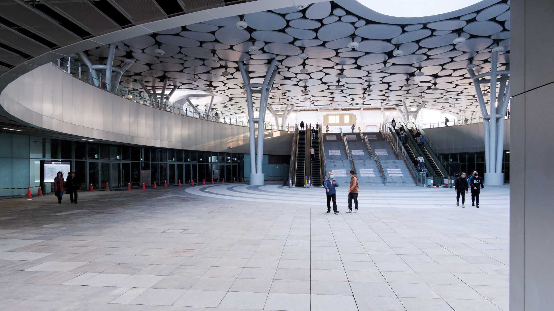 The central hall of Kaohsiung Station, viewed from B1 level.